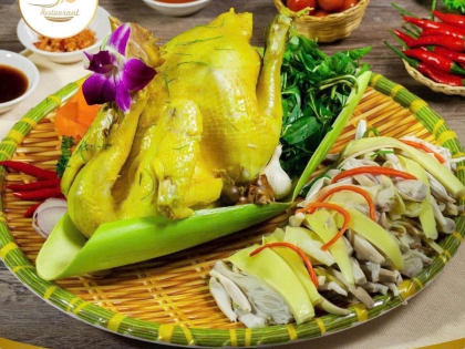 Gà trộn bắp chuối luộc 